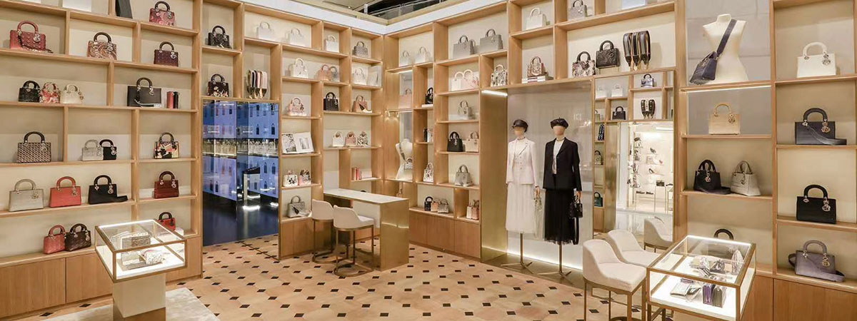 Pop-up Store Lady Dior – Transparente Stofftrennwände