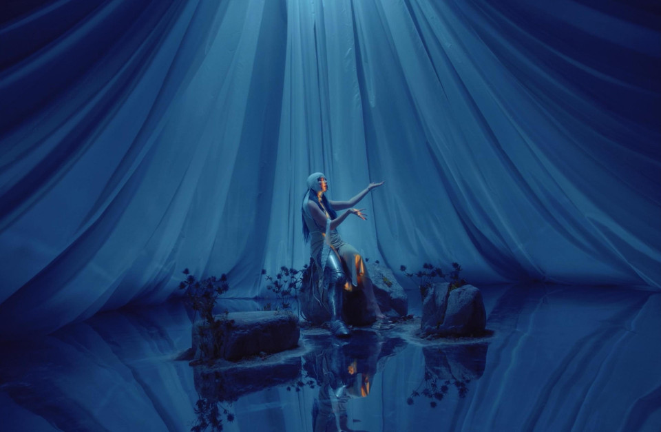 Blue backlit backdrop to dress up the Hiroshima videoclip