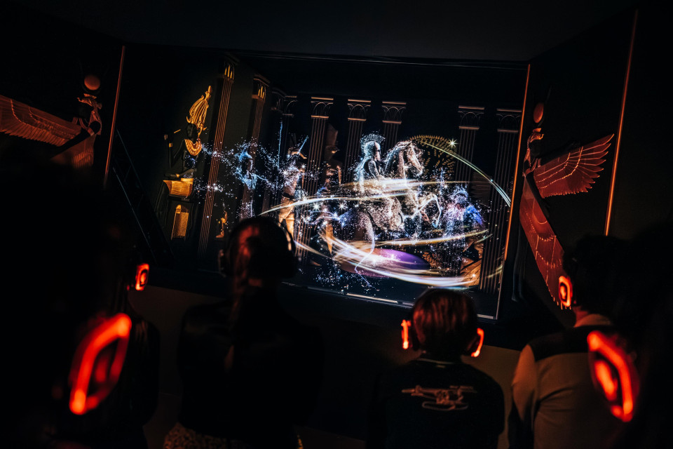 ShowTex GiantMirror Heavy for Cleopatra the Immersive Exhibition